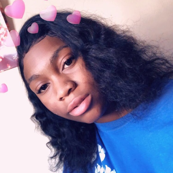 Meet your Posher, Aaaaliyah - Picture 1 of 1